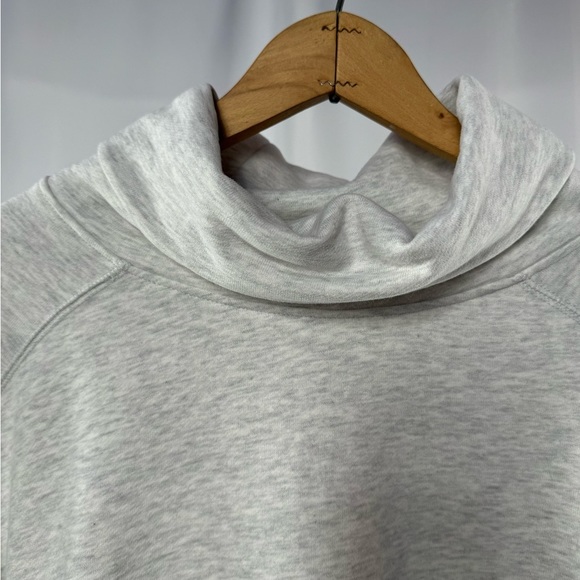 NWT Lit Whisper Oversized Turtleneck Sweatshirt in Heather Grey Size Small - Picture 9 of 10